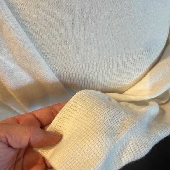 VINTAGE, PICKERING ACTIVE SPORTSWEAR SWEATER - Picture 3 of 4